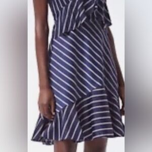 Banana Republic Women’s Sleveless. Navy Pinstripe Dress